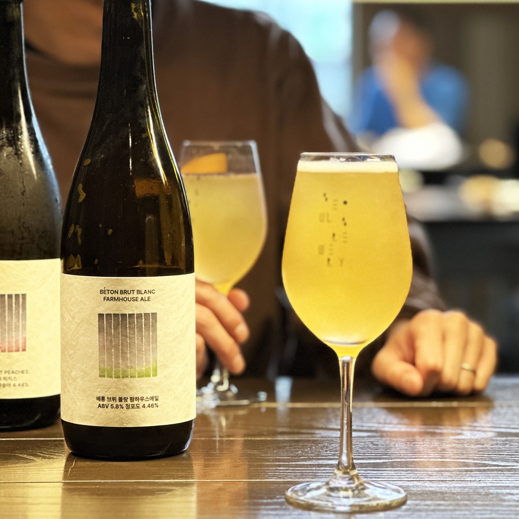 Seoul Brewery. Beer-Beton Brut Blanc Farmhouse ABV 5,8% (750ml)