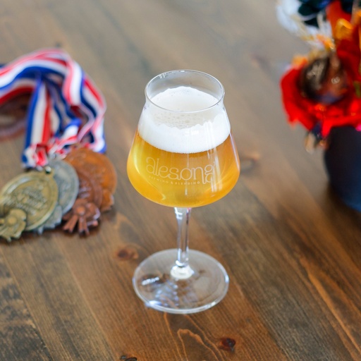 Alesong Brewing and Blending. Touch of Brett 6,4% ABV 0,5l