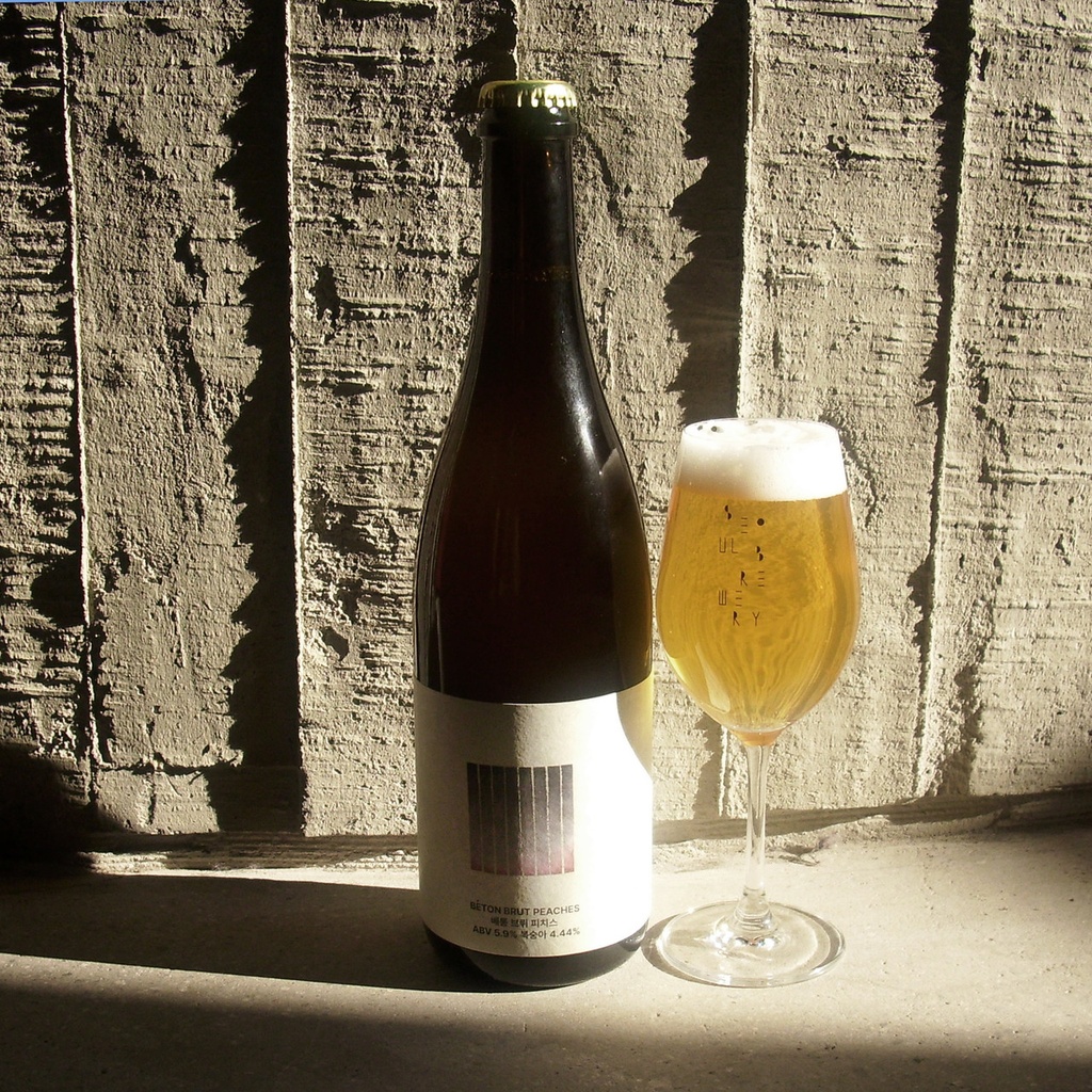 Seoul Brewery. Beer-Beton Brut Peaches ABV 5,9% (750ml) 